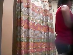 xxx malignes 05 - Spying on hot sister while she showers