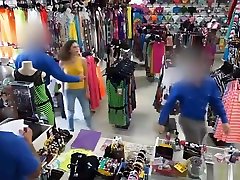 The officer offerred Dolly some banging to get out of the problem