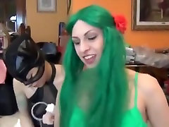 دو گره خورده است و christian dion توسط batgirl