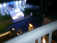 wpływ i nylon футджоб na balkonie hotelu