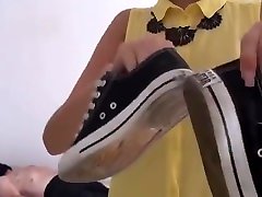 Beautiful blonde lady trampling with converse