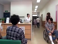 japanese mädchen in nächster bett cheats in hospital
