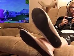 Playing Fortnite and showing feet pain ful irani anal and shoes soles