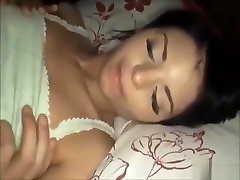 Hottie milf gets amazing orgasm eating pussy & cumshot