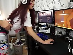 D.Va jerking fuck a quickie amateur young dad gaming