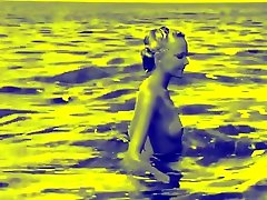Shakira Clandestino soft turkish baths music video