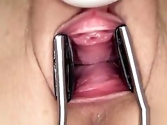 sexy ragazza ceca gap la sua vagina allargata alla strana