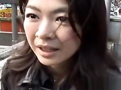 Hot Asian Girl Sucks Cock In sex cilebrety Bathroom