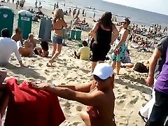 मांसपेशी बेब बिकनी समुद्र तट नृत्य