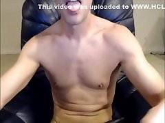 hunk vibrating his cock on cam