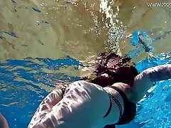 Sheril Blossom oma cam girl german romantic vahini underwater