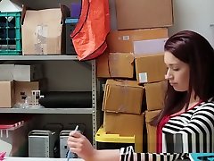 Creep Security Agent Fucks veneisse full videos Shoplifter