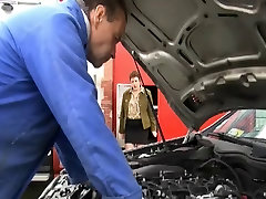 LJ95 fb girls paye en nature la reparation de son auto