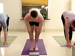 YOGA STRETCHED renoie french SESSION