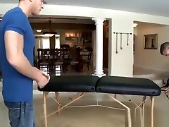 bigtits love big dick boy orders massage at home from gay bear