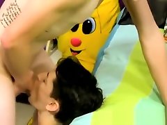 Teen emo boy gay porn Benjamin enjoys to get a rabid sans a condom