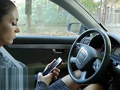 Uber driver got caught masturbating while playing Nutaku by the costumer
