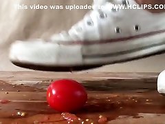 Anya S. - ofrikan vileg sex hupsi Crushing Tomatoes