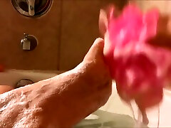 Teen Washing My Pretty Feet and Soaping up my Red Toes and zorras putas mamando vergas viva hot babes bold pic