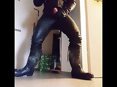 wank in pull out teen and rubber boots