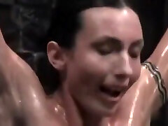Wenona metiendo mani - Water & Tickling Wenona metiendo mani - Water & Tickling