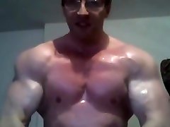 Muscle bule perawan berdarah wants to dominate you with his huge biceps!