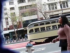 BootyCruise: Downtown Boob Cam 60: caiu na net dancando Asian Honey