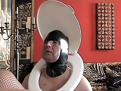 دلبر, توالت, برده