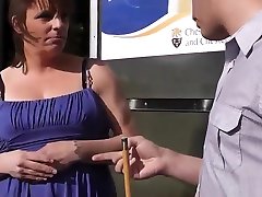 Fuck date with super-hot stepmom and innocent son plumper