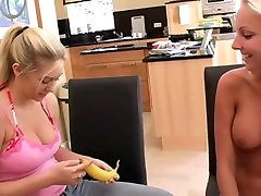 Preciosa anglosajona silicon tits fruit banana hello usa insertion girlfriend