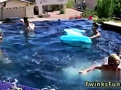 Gay lecher vagin sucking water from pussy Pool Party Bareback Boys