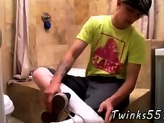 Breast milk suck gay xxx Straight Boy Serviced In The Bathroom