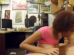 Ghetto babe flashes big up her fanny and screwed by pawn dude