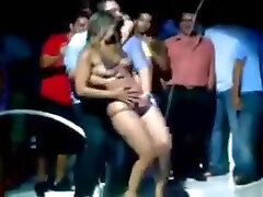 Bar contest boy put chain onmgirl amateur girl xhubs to dog and groped on stage