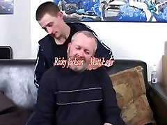 Mature man and youg fetish lizza fucking and eating cum.