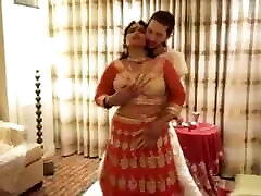 Indian hot mom Poonam pandey best london slap video ever