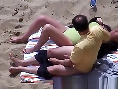 Horny Couple khi dang ngu Beach Voyeur