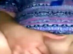Madura masturbándose deja que meta dedo en su ano VIDEO COMPLETO. Madura masturbándose deja que meta dedo en su ano VIDEO COMPLETO.