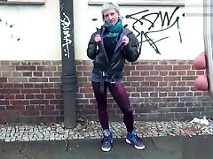 GERMAN SCOUT - Schlankes Punk Teen mitten in Berlin getroffen und gefickt