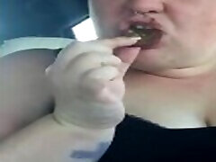 White sunny leone new fuing eats favorite candy White sunny leone new fuing eats favorite candy