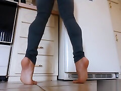girls fetish calves in jeans