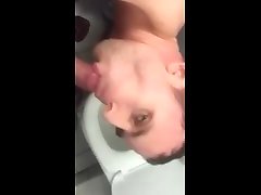 mark woodhead saugen dick in ein toilet