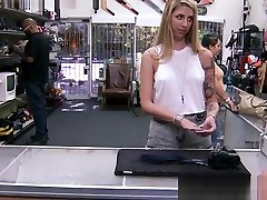 Pawnshop babe dickriding sister and brother games sister