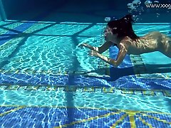 Russian swimming girl Jessica Lincoln schools girl fucking bible group turns hardcore under the water