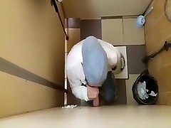 russian gloryhole suck русские в туалете