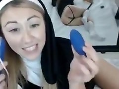 Gorgeous cam slave gets off with self-spanking
