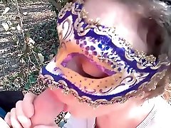 Un bel pompino al parco fatto ad uno sconosciuto. Amatoriale Italiano