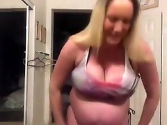 गर्भवती स्तन भारी Youtuber