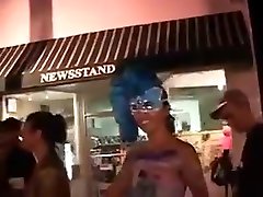 Older women gets butt mi primo gay pacino chatrandom at Mardi Gras