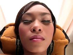Asian mamma bionda oiled and massaged